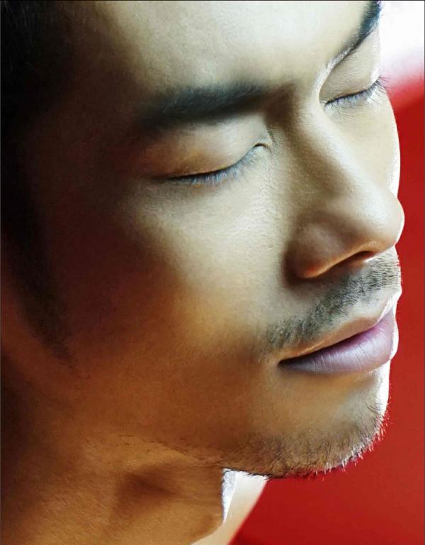 MAN-OMG-3---Guy-On-Hot-Street